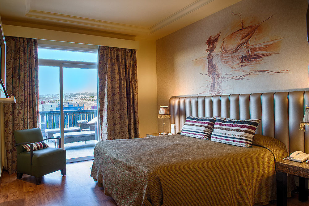 Lopesan Villa Del Conde Resort & Thalasso Мелонерас Экстерьер фото A room at the hotel