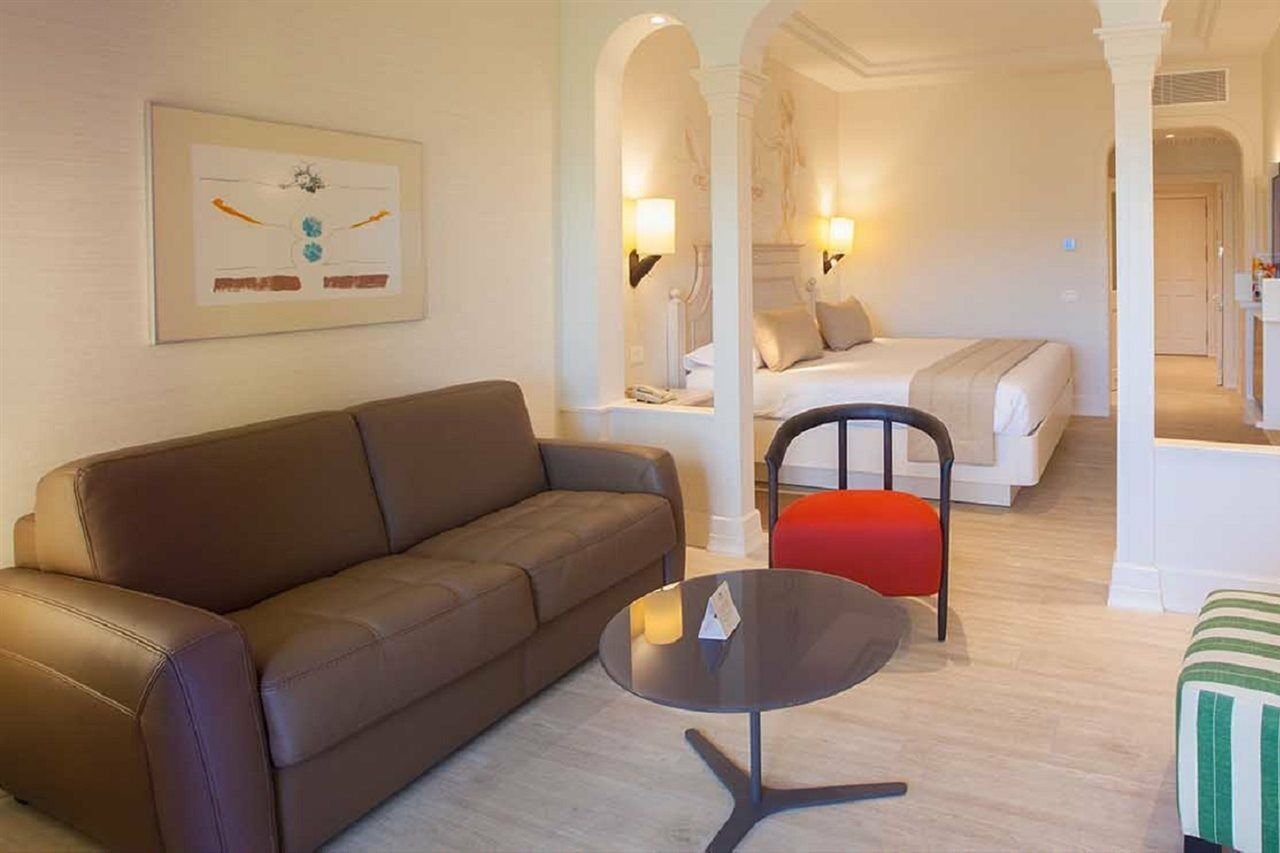 Lopesan Villa Del Conde Resort & Thalasso Мелонерас Экстерьер фото A suite at the hotel